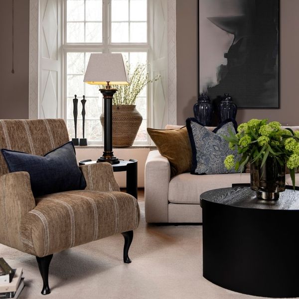 Donna Statue - Artwood 