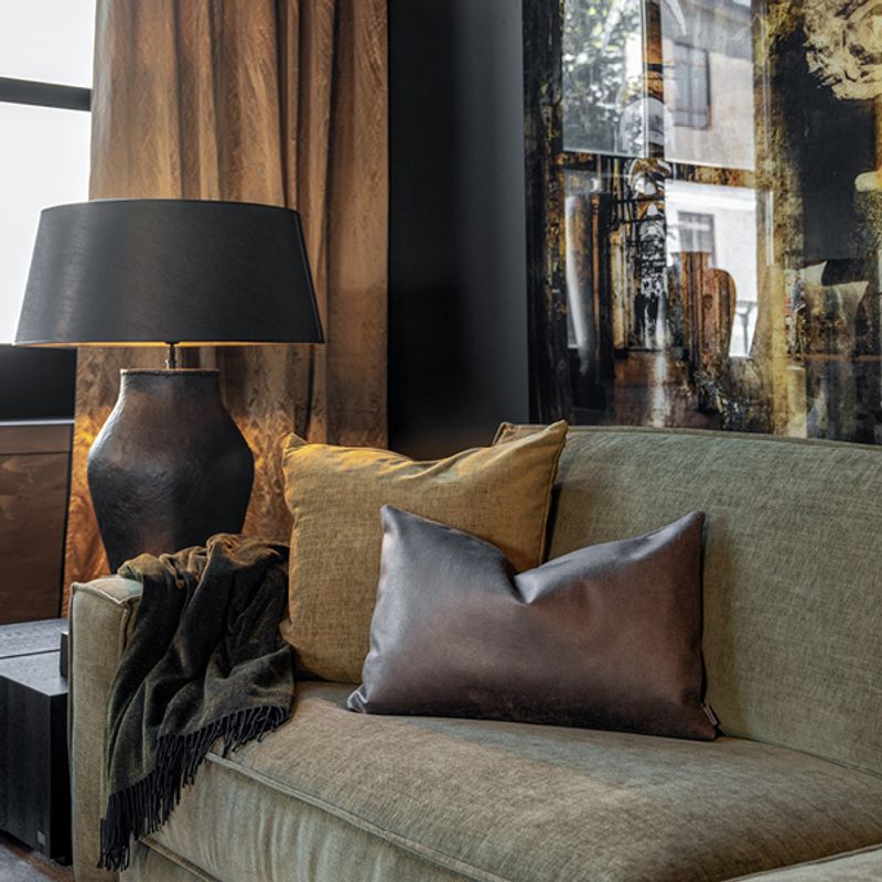 Fiora Svart Bordlampe - Artwood